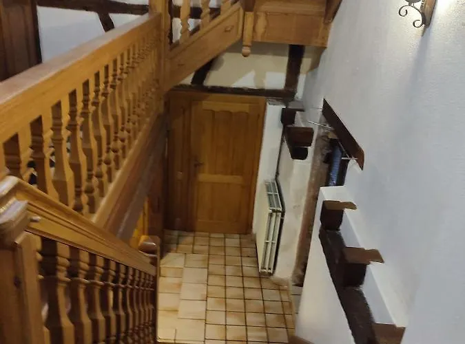 Confortable Au Centre De *